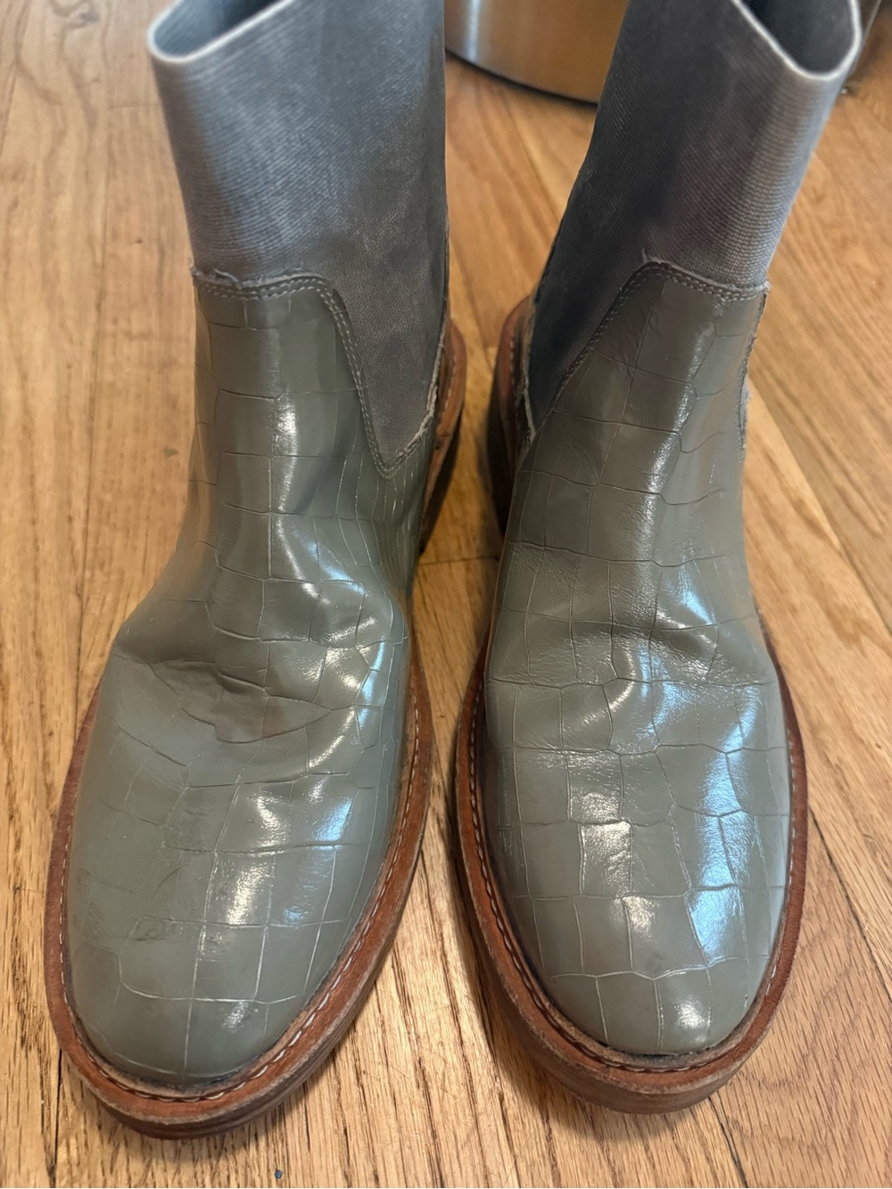 Free People Croc-Embossed Chelsea Boots Size 9